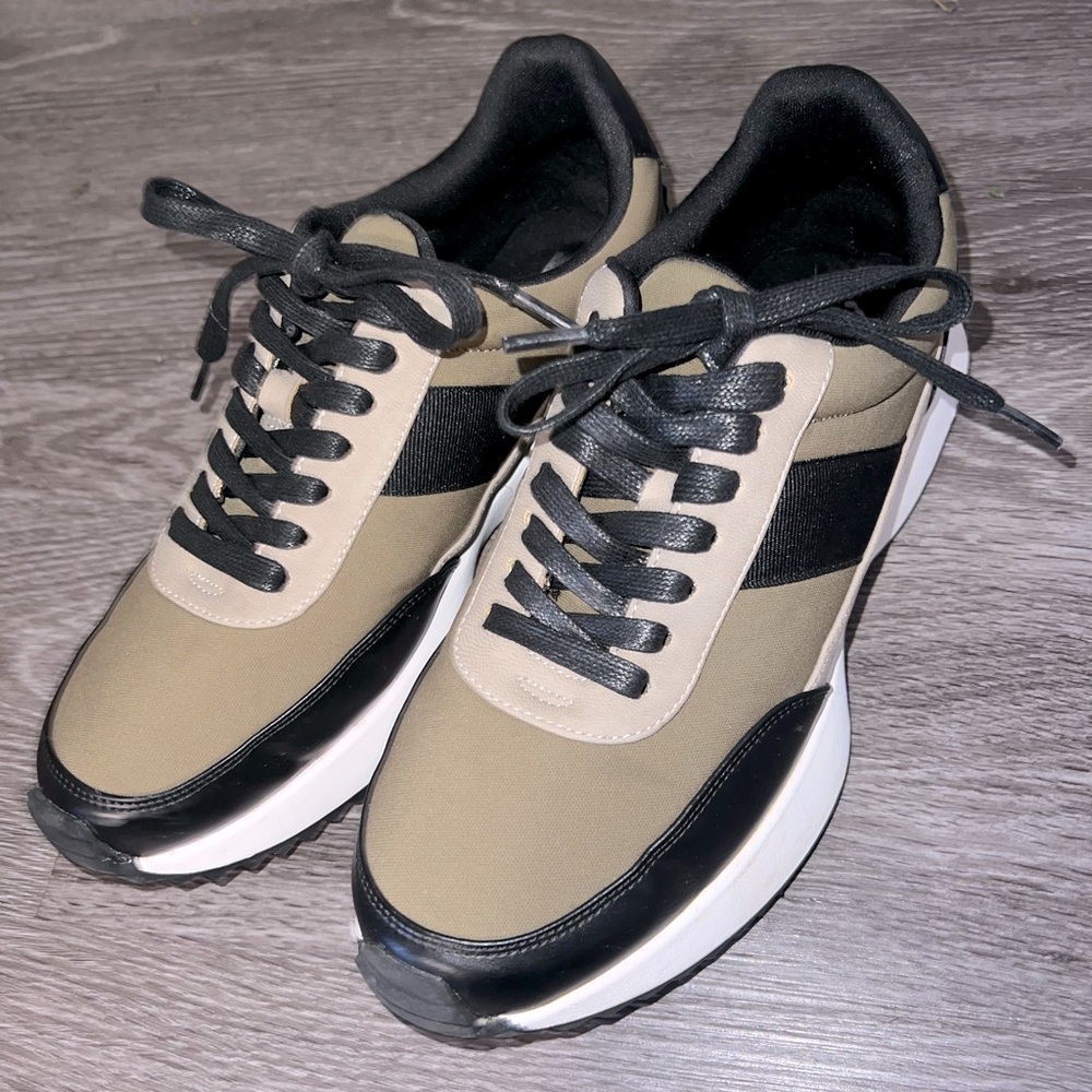 Dolce Vita Olive and Black Women's Sneakers